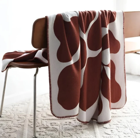 Abstract Pattern Acrylic Blanket – Lightweight 51x71 Cozy Throw for Home Decor and Artistic Comfort